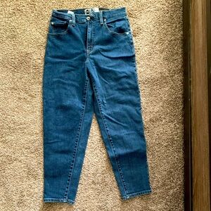 Levi’s, high waisted, mom jean size 29
